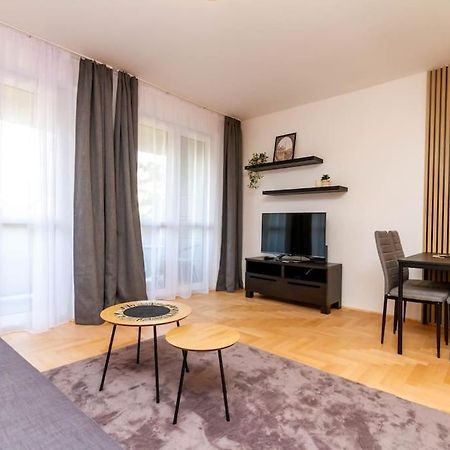 Gozsdu White Raven 3 - Terrace And Free Underground Parking Apartment Budapest Ngoại thất bức ảnh
