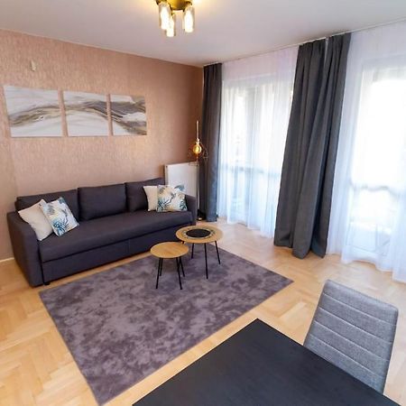 Gozsdu White Raven 3 - Terrace And Free Underground Parking Apartment Budapest Ngoại thất bức ảnh