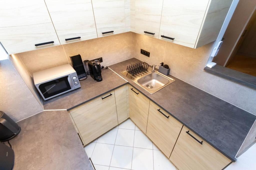 Gozsdu White Raven 3 - Terrace And Free Underground Parking Apartment Budapest Ngoại thất bức ảnh