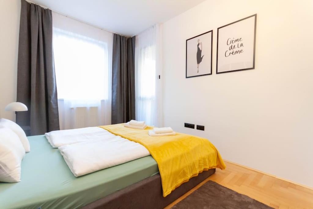Gozsdu White Raven 3 - Terrace And Free Underground Parking Apartment Budapest Ngoại thất bức ảnh