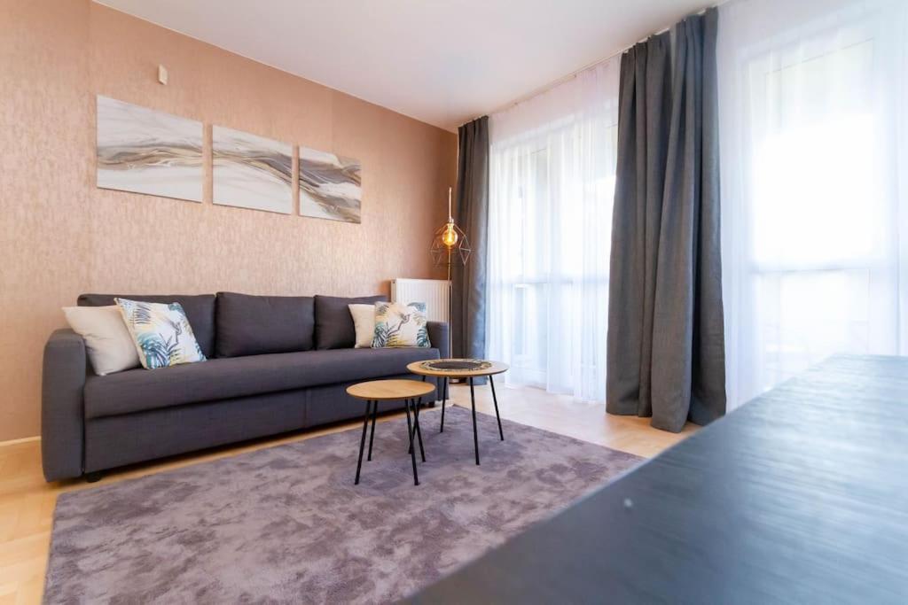 Gozsdu White Raven 3 - Terrace And Free Underground Parking Apartment Budapest Ngoại thất bức ảnh