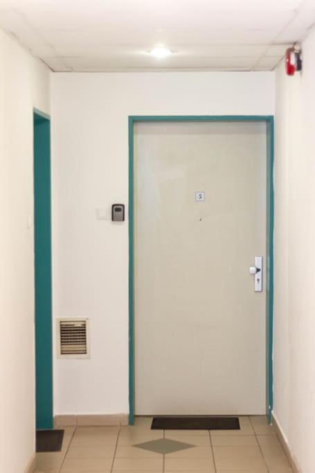 Gozsdu White Raven 3 - Terrace And Free Underground Parking Apartment Budapest Ngoại thất bức ảnh