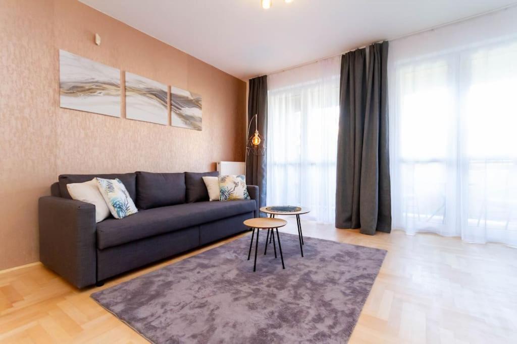 Gozsdu White Raven 3 - Terrace And Free Underground Parking Apartment Budapest Ngoại thất bức ảnh