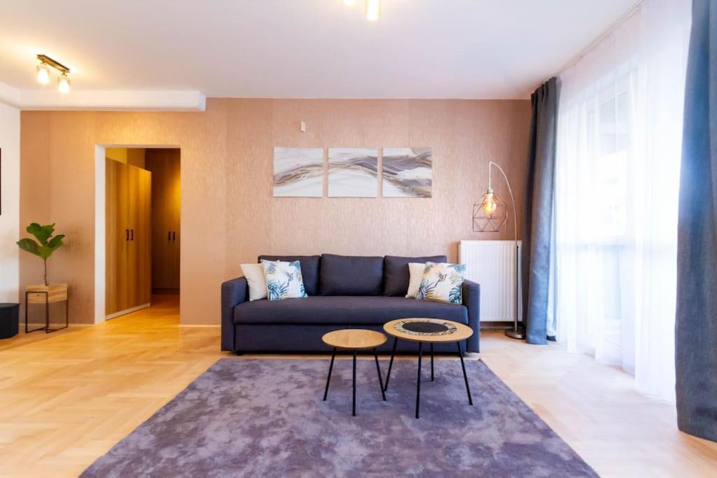 Gozsdu White Raven 3 - Terrace And Free Underground Parking Apartment Budapest Ngoại thất bức ảnh