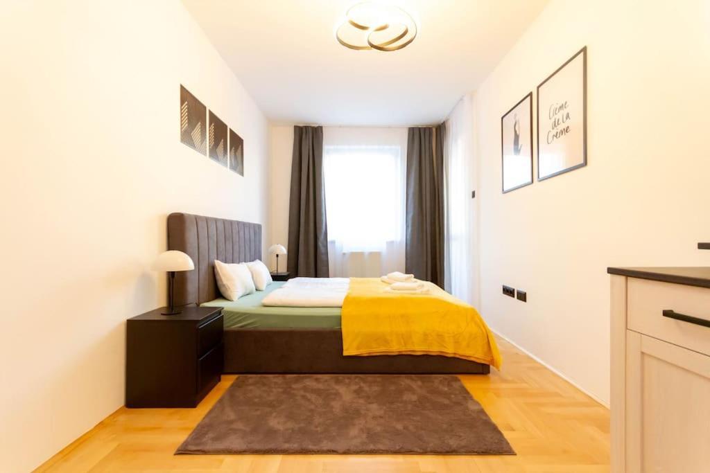 Gozsdu White Raven 3 - Terrace And Free Underground Parking Apartment Budapest Ngoại thất bức ảnh