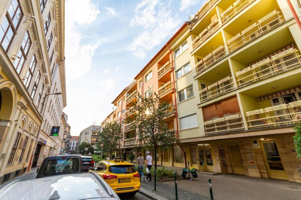 Gozsdu White Raven 3 - Terrace And Free Underground Parking Apartment Budapest Ngoại thất bức ảnh